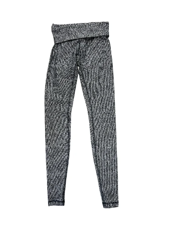 Relaxed Footwear Athletic Leggings By Lululemon In Grey, Size: 4