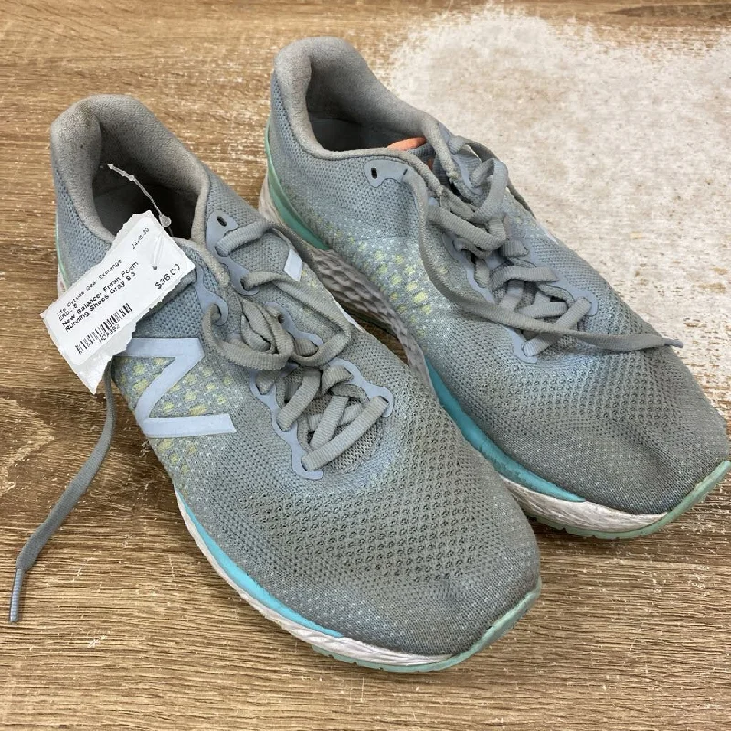 Bold T-shirts New Balance Fresh Foam Running Shoes: Gray-women-8.5